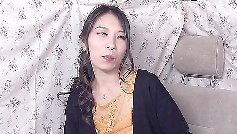 03I0522-Pick up and fuck a mature celebrity wife